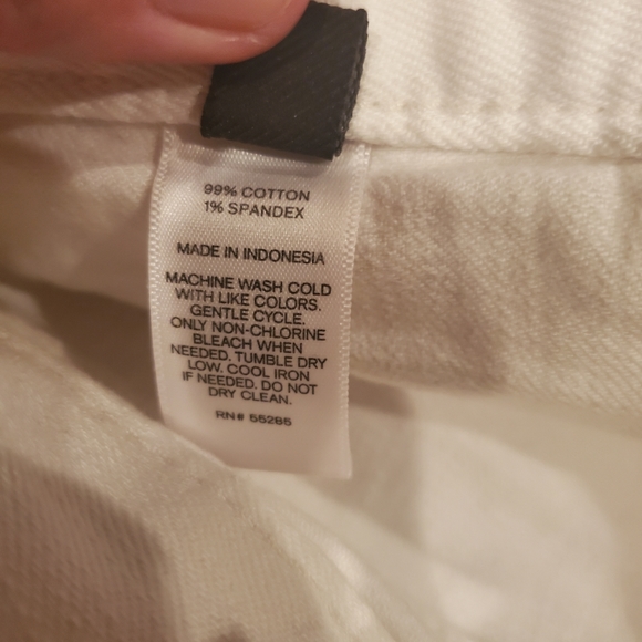 White denim shorts - Picture 6 of 9